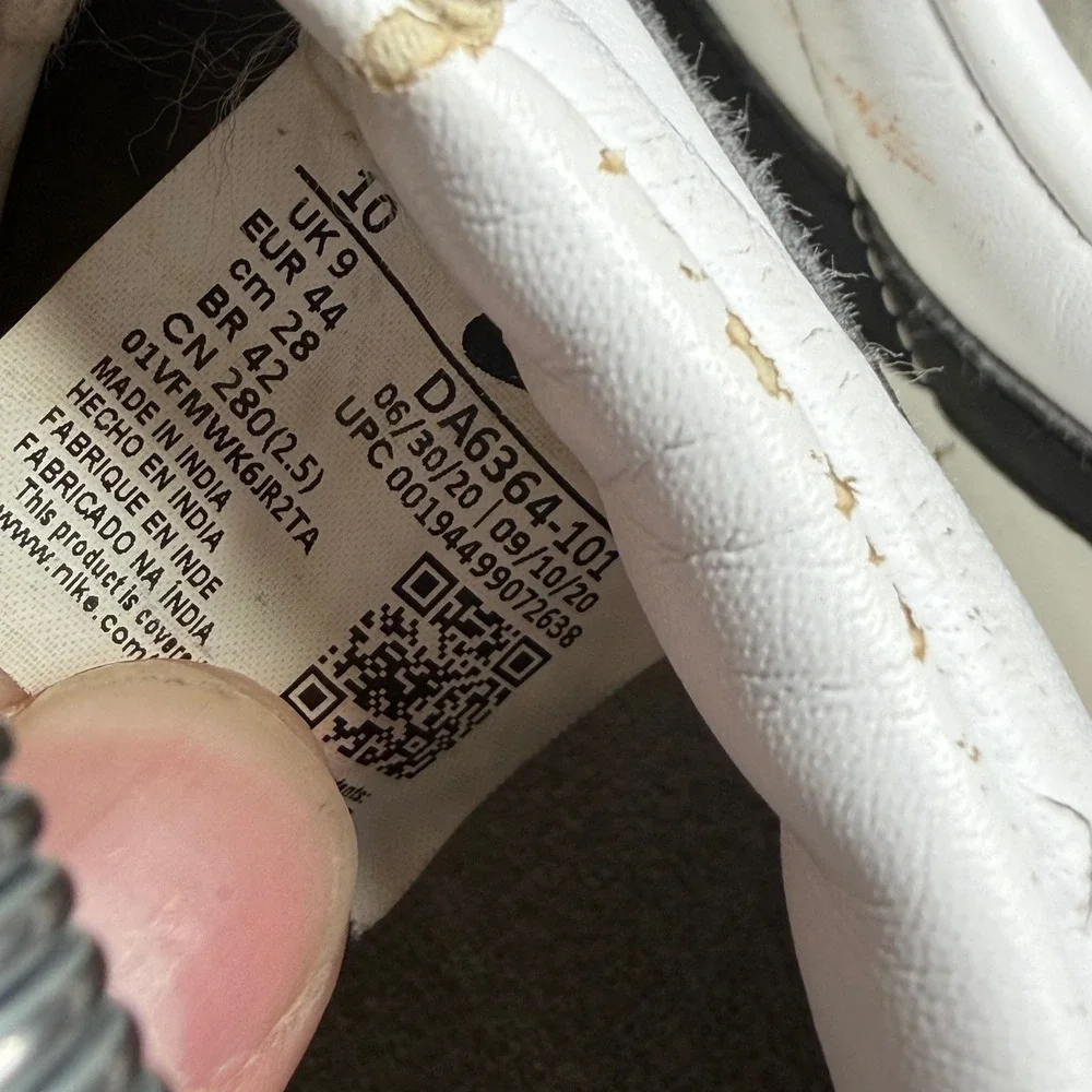 Nike Blazer Low 77 Sneakers Mens Size 10 White Black DA6364-101